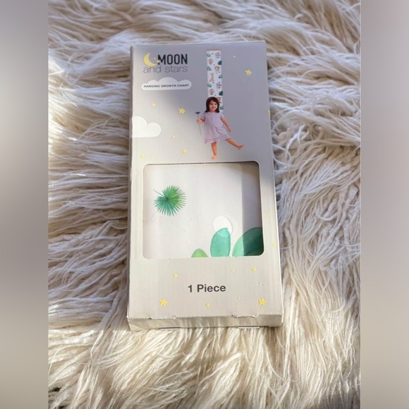 Moon and stars hanging growth chrart - Picture 1 of 1